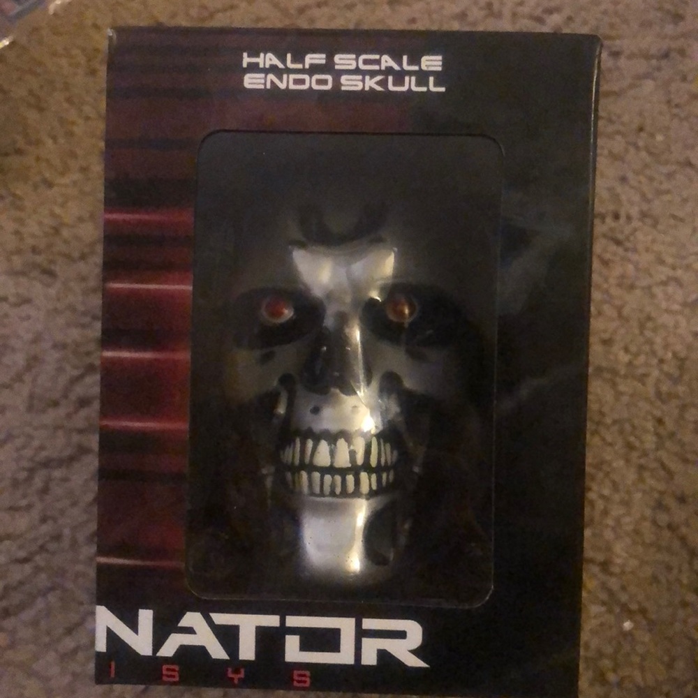 terminator half endo skull replica LOOTCRATE